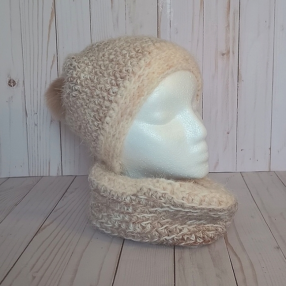 Hand crocheted beanie with a faux fur pom and cowl scarf set - Picture 2 of 9